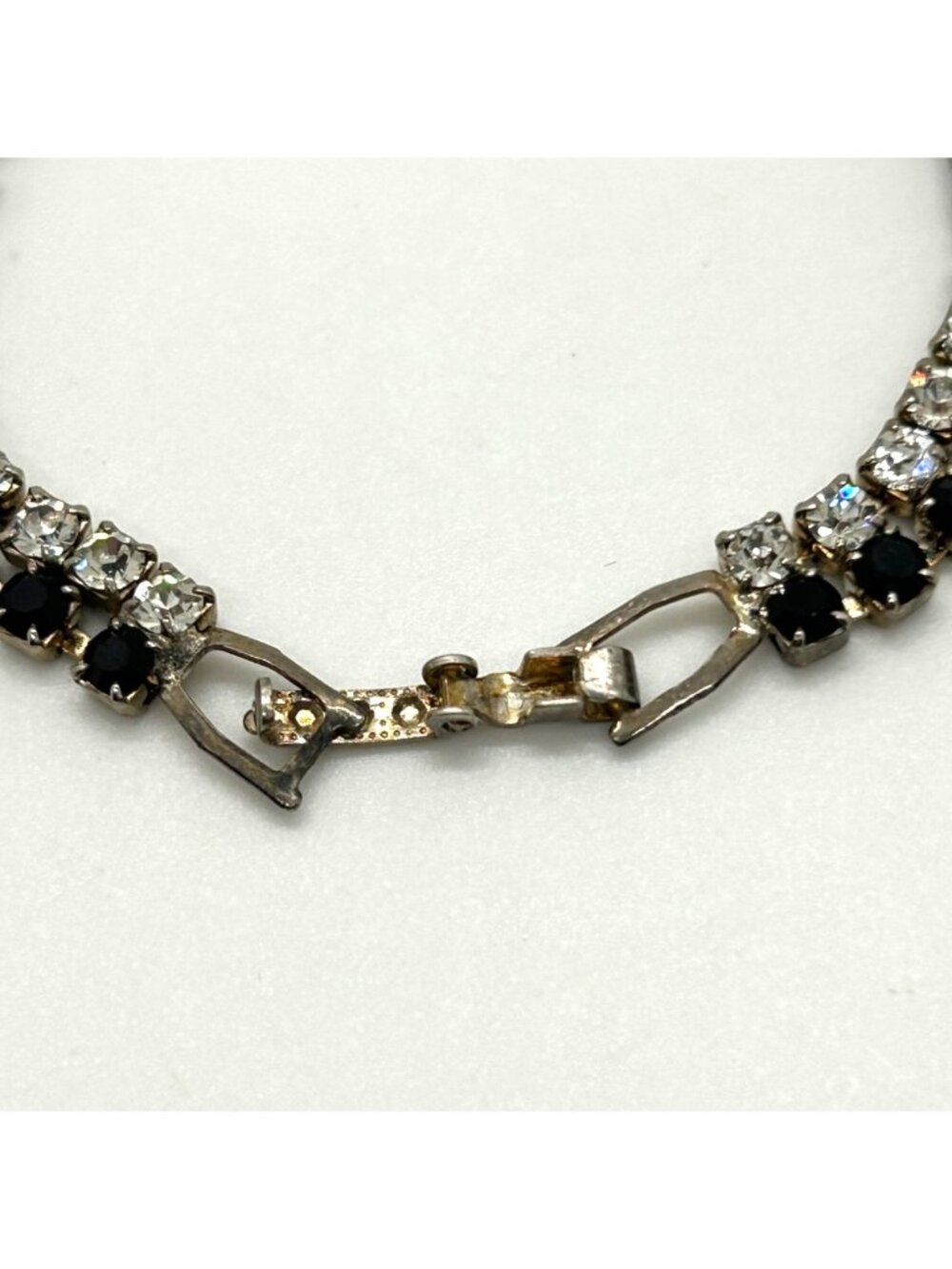 Vintage Tennis Bracelet With Black & Clear Rhinestones Silver Tone 6.5 Inches Lo - Picture 5 of 11